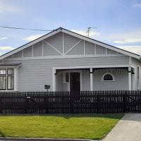 Te Waiharakeke Holiday Home