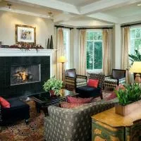 Ashland में, होटल Plaza Inn & Suites at Ashland Creek
