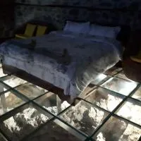 Nuci's Home glass floor, хотел в Tushemisht