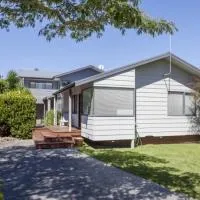 Hahei Beach House - 3 Bedroom, hotel em Hahei