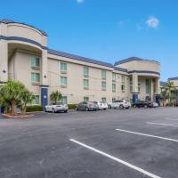 Clarion Inn & Suites Central Clearwater Beach, hotel in Clearwater