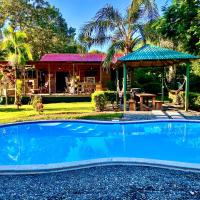 Casa Mediterránea with Pool and 2500 m2 Garden near Beach and Rain Forest