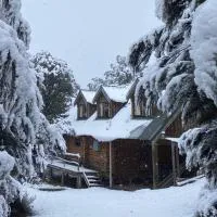 Hot Tub, Snow, Epic Views - ML73485, hotel en Mt Lyford