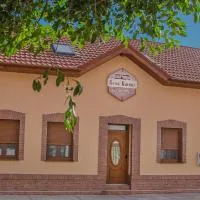 Oros House Apartmanház: Orosháza şehrinde bir otel