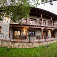 Apartamentos Los Picos de Europa, hotel en Colio