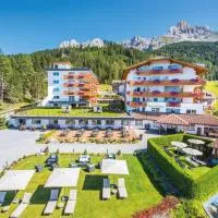 Hotel DAS ROYAL in Obereggen, ξενοδοχείο σε Obereggen
