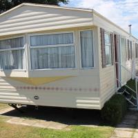 Large 6 Berth Caravan on Pet Friendly Hemsby Holiday site