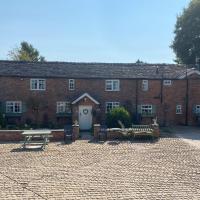 Bank Farm Cottages, hotel in Nantwich