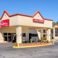 Red Roof Inn Atlanta - Suwanee/Mall of Georgia، فندق في سواني