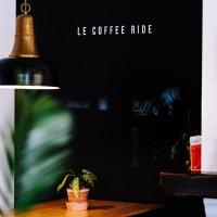 Le Coffee Ride Cycling Cafe、スタヴロのホテル