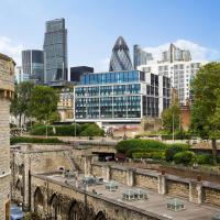 citizenM Tower of London, hotel in City of London, London