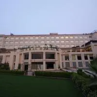 Ramada Neemrana, hotel Neemranában