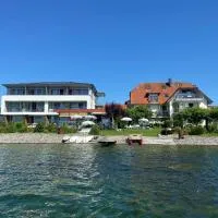Strandhaus Eberle, Hotel in Immenstaad am Bodensee