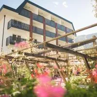 Park Hotel Villa Etschland, hotel en Plaus