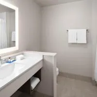 Holiday Inn Express & Suites - Elkhorn - Lake Geneva Area by IHG, hotelli kohteessa Elkhorn