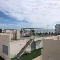 Modern villa with pool jacuzzi and sea view، فندق في La Horadada