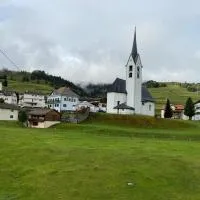 Bauernhof Sot Curtegns, מלון בסבונין