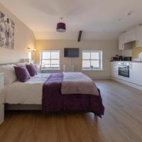 Apartment 10, Isabella House, Aparthotel, By RentMyHouse