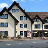 Hotel Vier Spitzen, hotel di Lauenförde