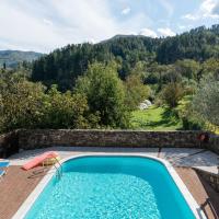 Ancient Farmhouse with private heated hot tub and pool