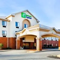 Holiday Inn Express Forest City by IHG, hotelli kohteessa Forest City