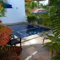 Chacala Caracoles 6 pax AA con ALBERCA y PLAYA a 50 mts, хотел в Чакала