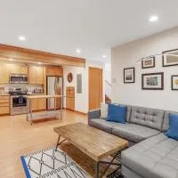 McKinnis Hill Cabin, hotell i Eastsound
