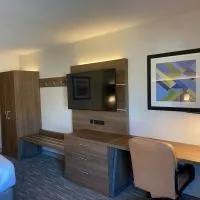 Holiday Inn Express & Suites Chatsworth by IHG、チャッツワースのホテル