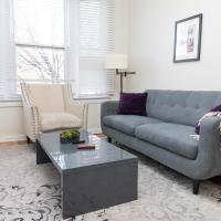 Updated Wicker Park 3BR with W&D by Zencity, hotel in Wicker Park, Chicago