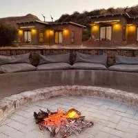Eco Karoo Mountain Lodge، فندق في Luckhoff