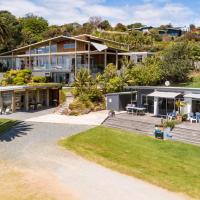 Golden Sand Beachfront Accommodation, hotel i Coopers Beach