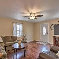 Cottage w/ Yard, Walk to Historic Attractions, Hotel in Sainte Genevieve