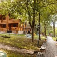 Sky Land Camping & Resort, ξενοδοχείο στο Kισινάου