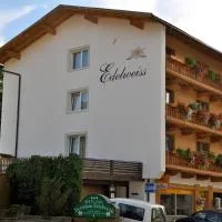 Gästehaus Pension Edelweiss, ξενοδοχείο σε Kolsass
