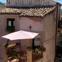 Licodia Eubea에 위치한 호텔 B&B Mugnos Charme Living