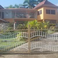 Chaudhry Holiday House Montego Bay, hotel perto de Aeroporto Internacional Sir Donald Sangster - MBJ, Montego Bay