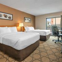 Comfort Inn Saskatoon โรงแรมใกล้สนามบินเจ จี ดีเฟนเบเกอร์ - YXEในแซสเกอทูน