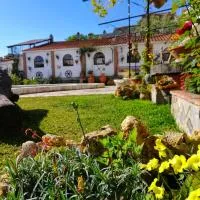 Casa Proyecto Pepe Bravo โรงแรมในAlozaina
