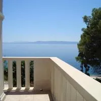 Villa Adagio Apartments, hotelli kohteessa Sumartin