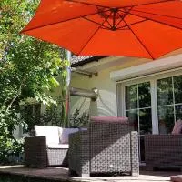 Ferienhaus Fichtenwalde, 160m², 3 SZ, 2 Bäder, bis 6 Personen, Garten, VDSL، فندق في Fichtenwalde
