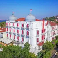 Viesnīca Büyükada Splendid Palace Hotel pilsētā Bujukada