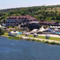 Спа-Готель Потоки Хауз, hotelli kohteessa Kam”yani Potoky