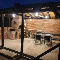 Casa din Vie, Ciubăr cu Jacuzzi, întreaga locație la 15min de centrul orașului Oradea, hotel i Oradea