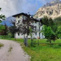 Mansarda in villa a Borca di Cadore, hotel u gradu Villanova