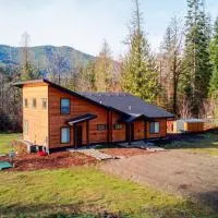 Newly built Modern Chalet Duplex - 2, hotel di Mount Hood Village