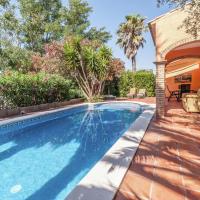Fantastic holiday home with private pool at the port including a private berth