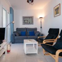 Cozy Apartment in Roses with Sea Nearby