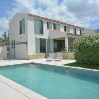 Beautiful Villa with Heated Pool in Malaucene Provence