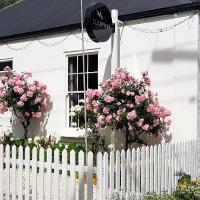 Clonmara Country House and Cottages, hotel in Port Fairy