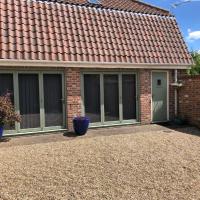 The Garden Loft Flat, hotel in Freethorpe